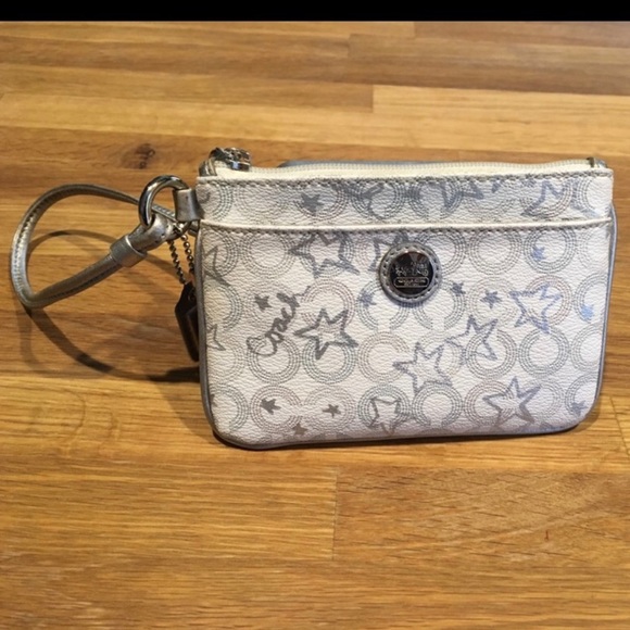 Coach Handbags - Coach wristlet